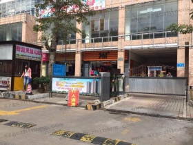 海南?？谲嚺谱R(shí)別加廣告道閘